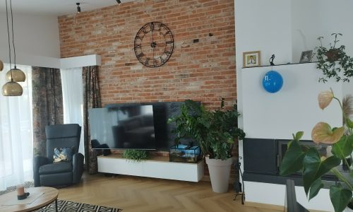 1. Biela_REALIZÁCIA_Kuchynská linka_ZARIAĎ 6+-min