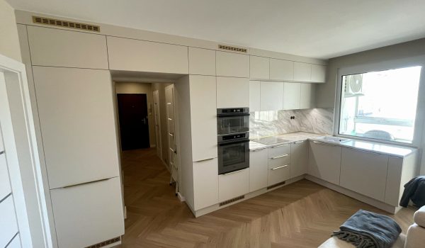 1. Jazudeková_REALIZÁCIA_Kuchynská linka_ZARIAĎ 6+