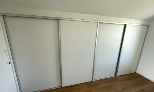 1. Štenko_REALIZÁCIA_Vstavané skrine_ZARIAĎ 6+