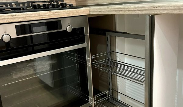 13. Arendač_REALIZÁCIA_Kuchynská linka_ZARIAĎ 6+-min