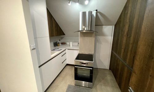 2. Juhazy_REALIZÁCIA_Nábytok na mieru_ZARIAĎ 6+