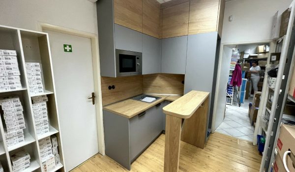 2. Rákoš_REALIZÁCIA_Kuchynská linka_ZARIAĎ 6+-min