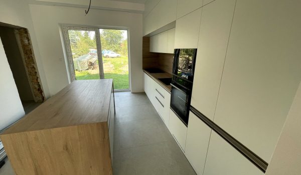 2. Štenko_REALIZÁCIA_Kuchynská linka_ZARIAĎ 6+