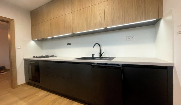 2. Tomáš Dzuruš_REALIZÁCIA_Kuchynská linka_ZARIAĎ 6+-min