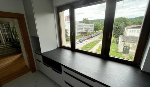 3. Pavlisová_REALIZÁCIA_Kuchynská linka_ZARIAĎ 6+