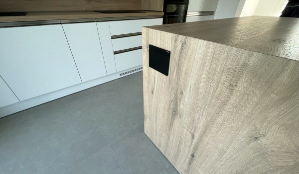 3. Štenko_REALIZÁCIA_Kuchynská linka_ZARIAĎ 6+