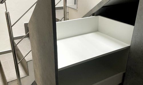 4. Dana Klábes_REALIZÁCIA_Nábytok na mieru pod schody_ZARIAĎ 6+-min