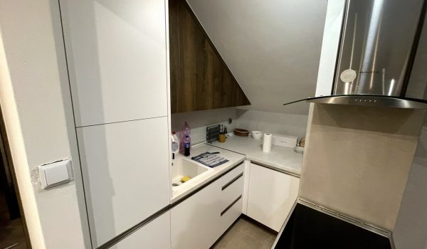 4. Juhazy_REALIZÁCIA_Nábytok na mieru_ZARIAĎ 6+