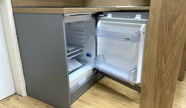 4. Rákoš_REALIZÁCIA_Kuchynská linka_ZARIAĎ 6+-min