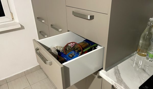 5. Soos_REALIZÁCIA_Kuchynská linka_ZARIAĎ 6+