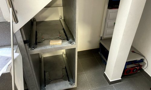 7. Dana Klábes_REALIZÁCIA_Nábytok na mieru pod schody_ZARIAĎ 6+-min