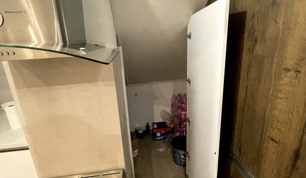7. Juhazy_REALIZÁCIA_Nábytok na mieru_ZARIAĎ 6+