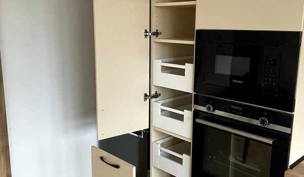 7. Kuruc_REALIZÁCIA_Kuchynská linka_ZARIAĎ 6+
